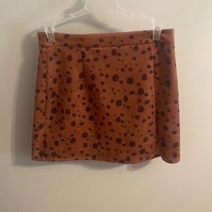 Akaiv mini boutique skirt.